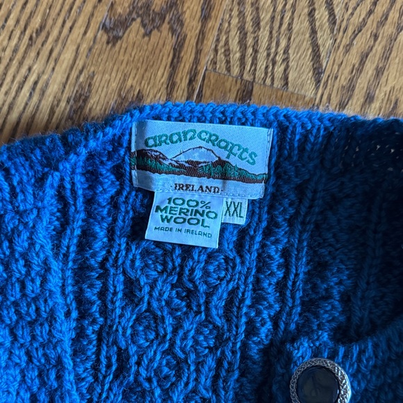 Aran Crafts Women’s Cardigan - Picture 2 of 4